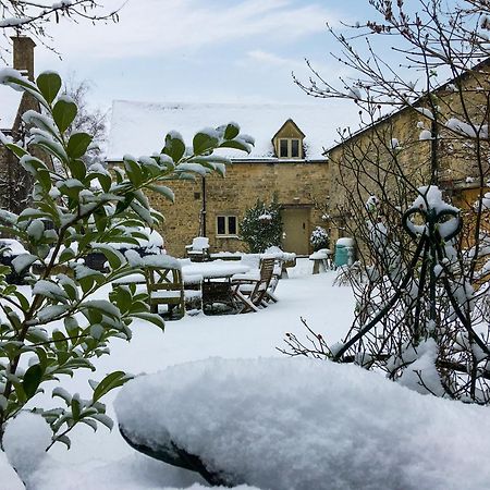 Flowers Barn Daglingworth Exterior foto